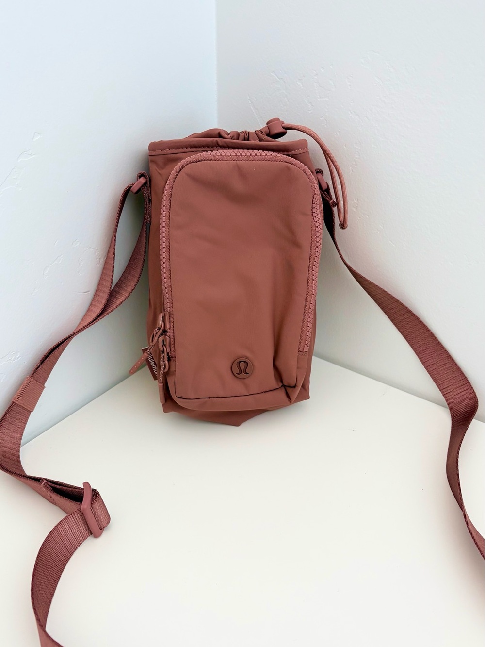 lululemon athletica Water Bottle Crossbody in Dusty Rose